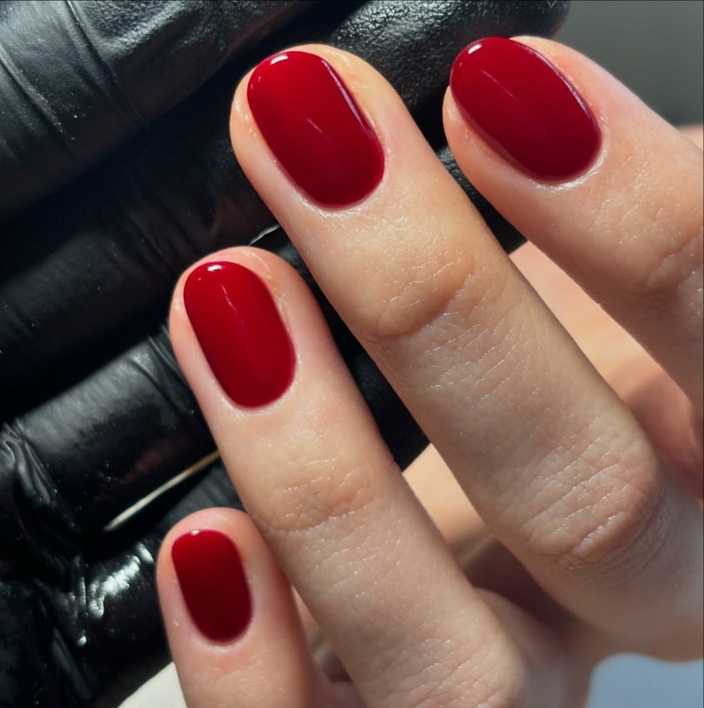 00005 Short Red Nails