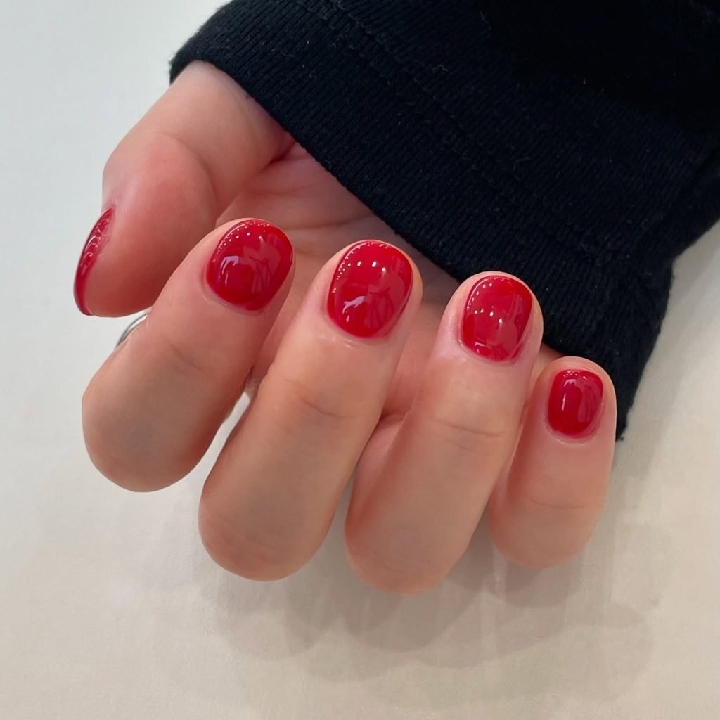 00007 Short Red Nails