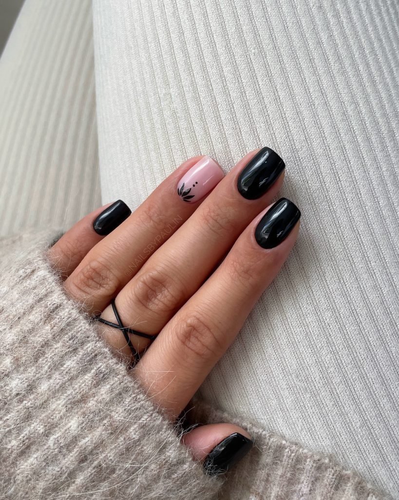 00009 Dark Classy Nails