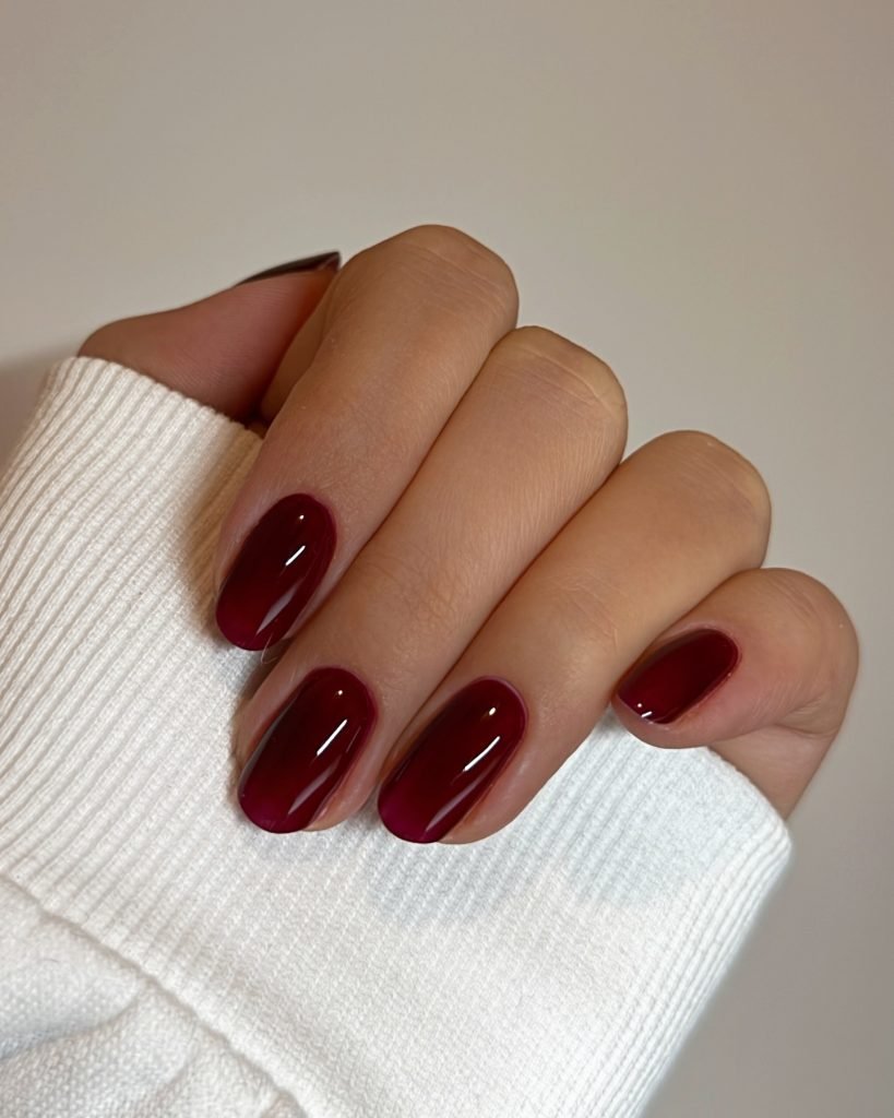 00010 Short Red Nails