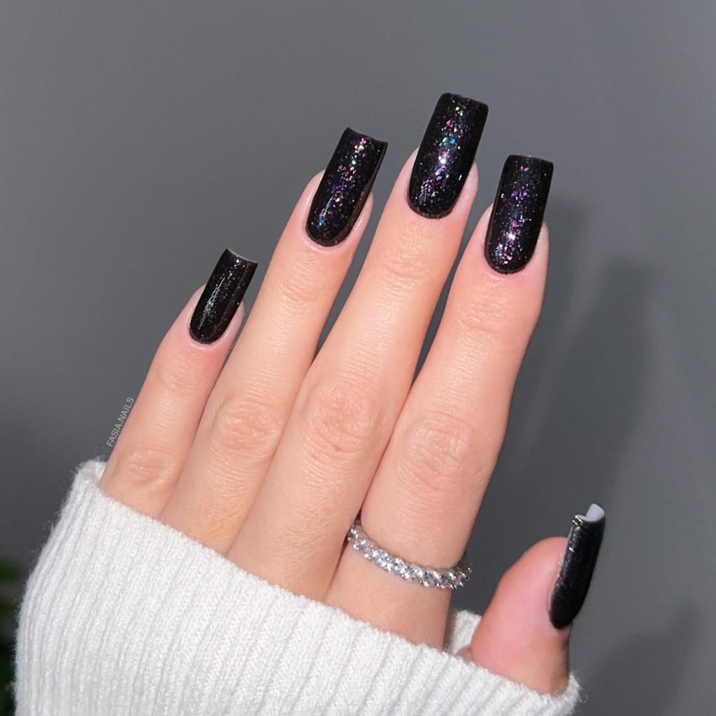 00014 Dark Classy Nails
