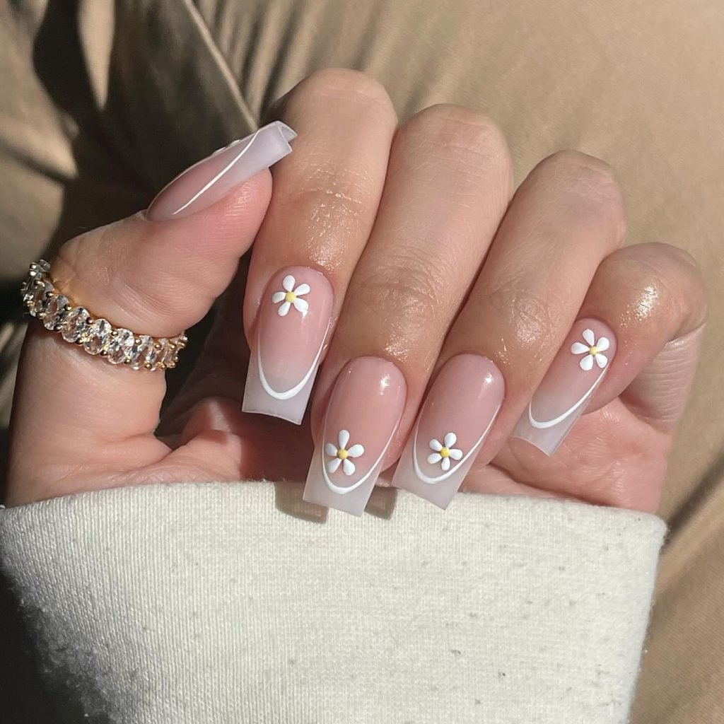 00001 French Nails with Flowers