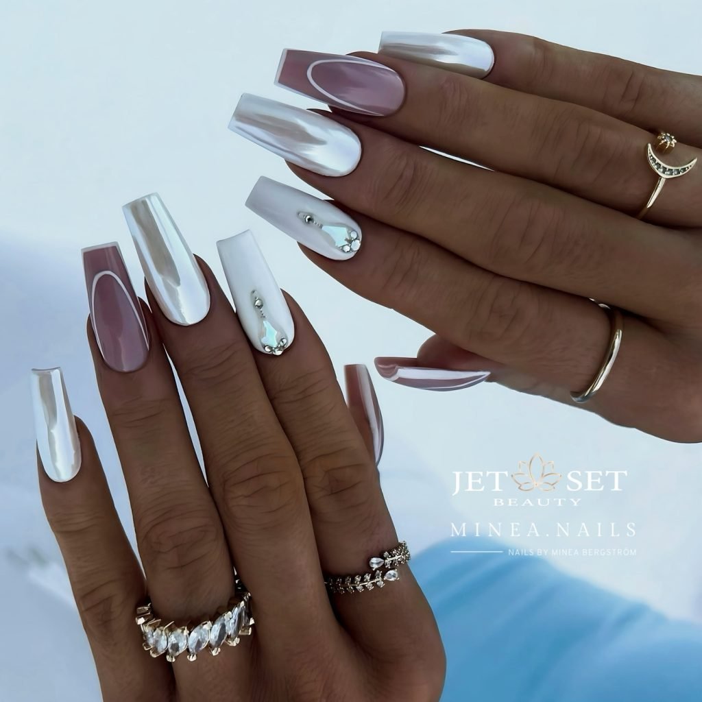 00002 White Chorme nails