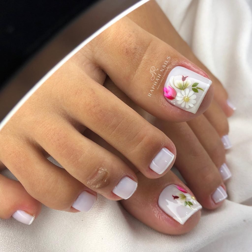 00002 White Pedicure designs