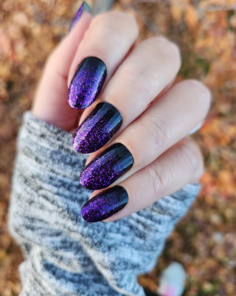 00004 Black and Purple Nails