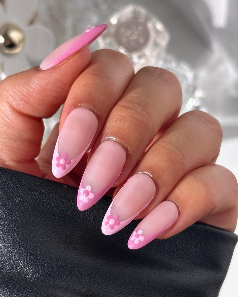 00004 French nails with flowers 2