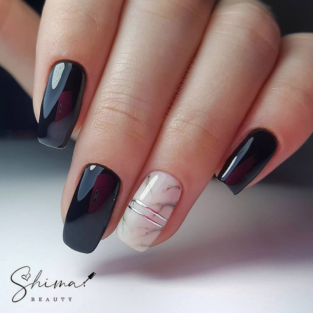 00004 Short Black Nails