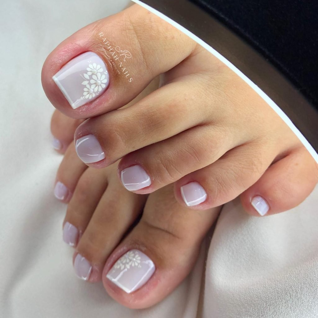 00005 White Pedicure designs