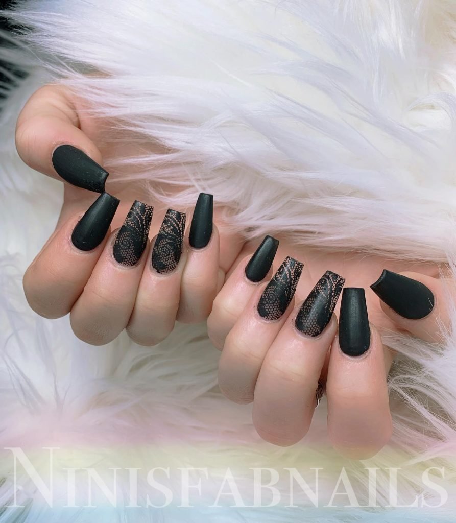 00006 Black Matte Nails