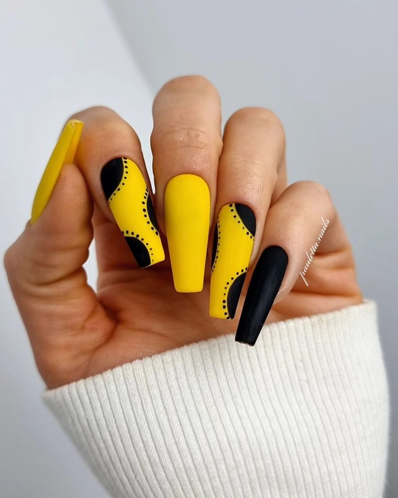 00006 Bright Summer Nails