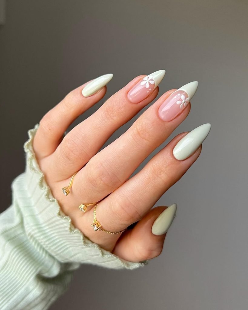 00006 French Nails with Flowers