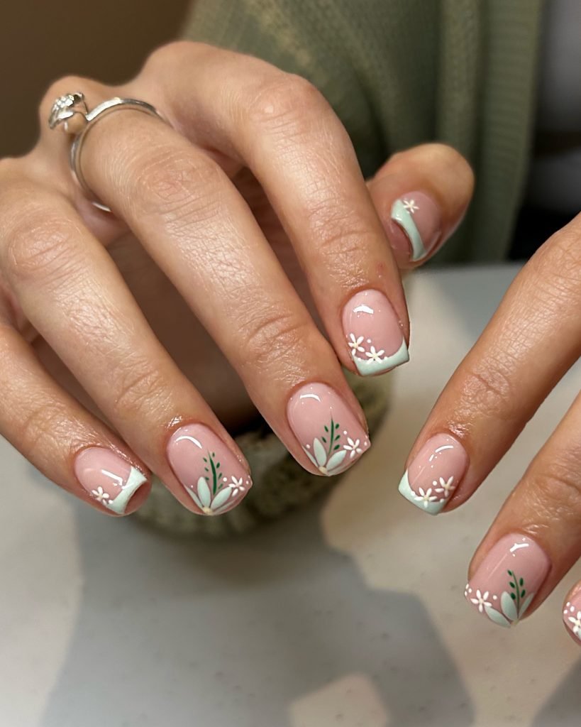00006 French nails with flowers 2