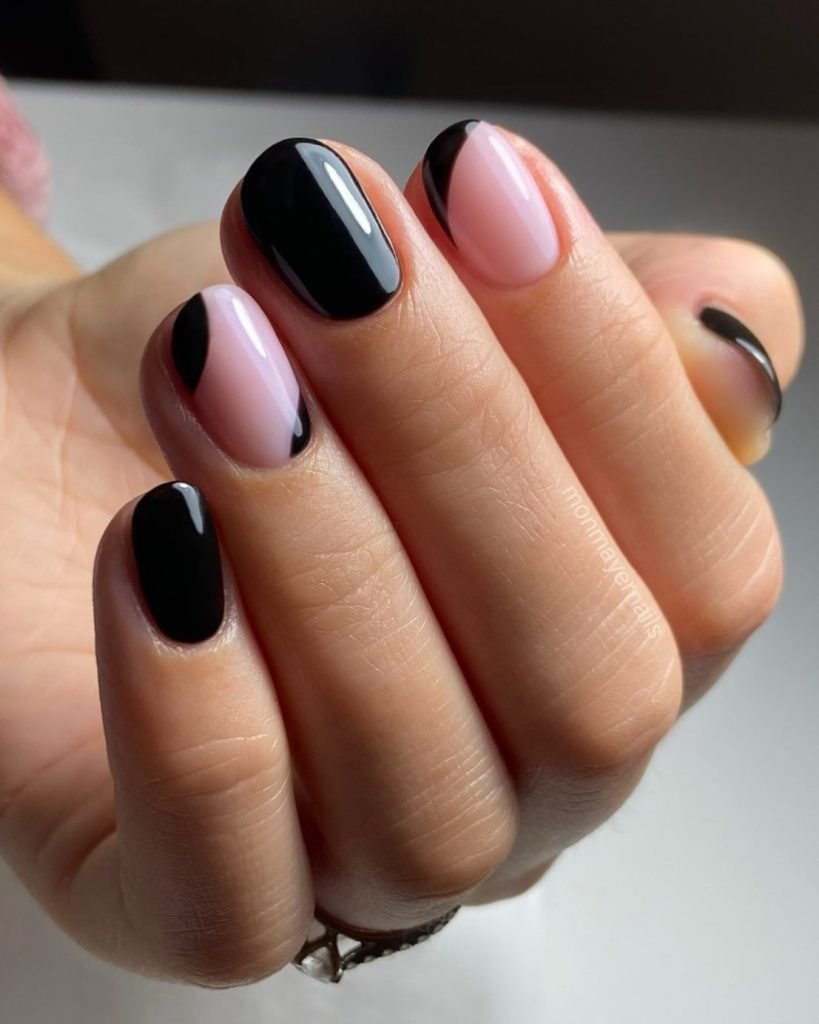 00006 classy short black nails
