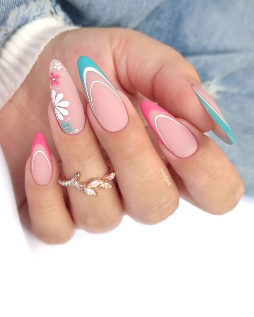 00009 French nails with flowers 2