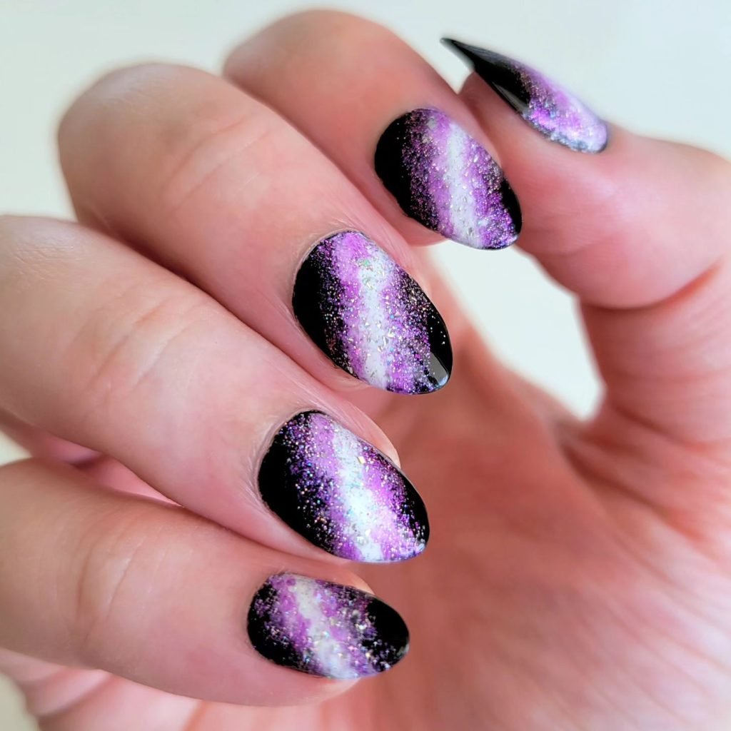 00010 Black and Purple Nails