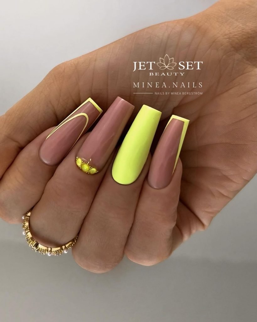 00010 Coffin Birthday Nails