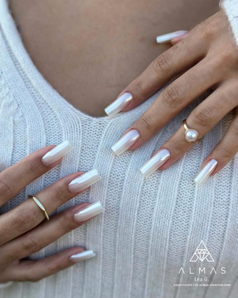 00010 White Chorme nails
