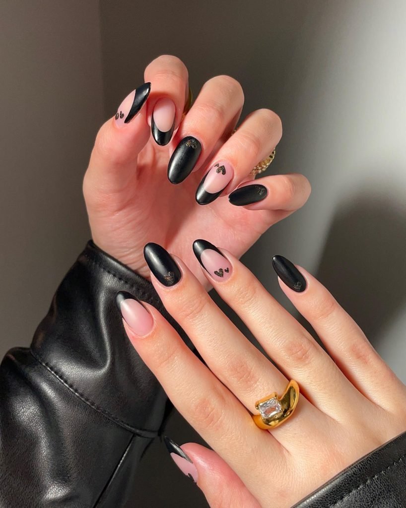 00010 classy short black nails