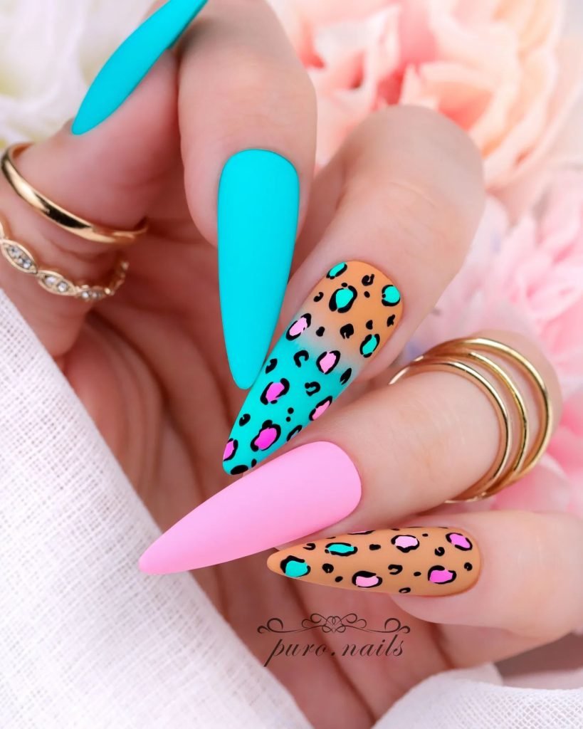 00011 Pink and Blue Nails