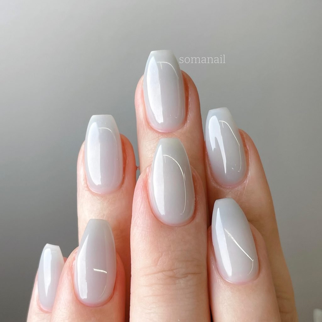 00011 White Chorme nails