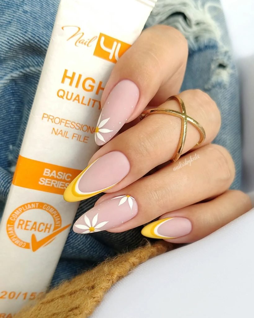 00011 Yellow Flower Nails