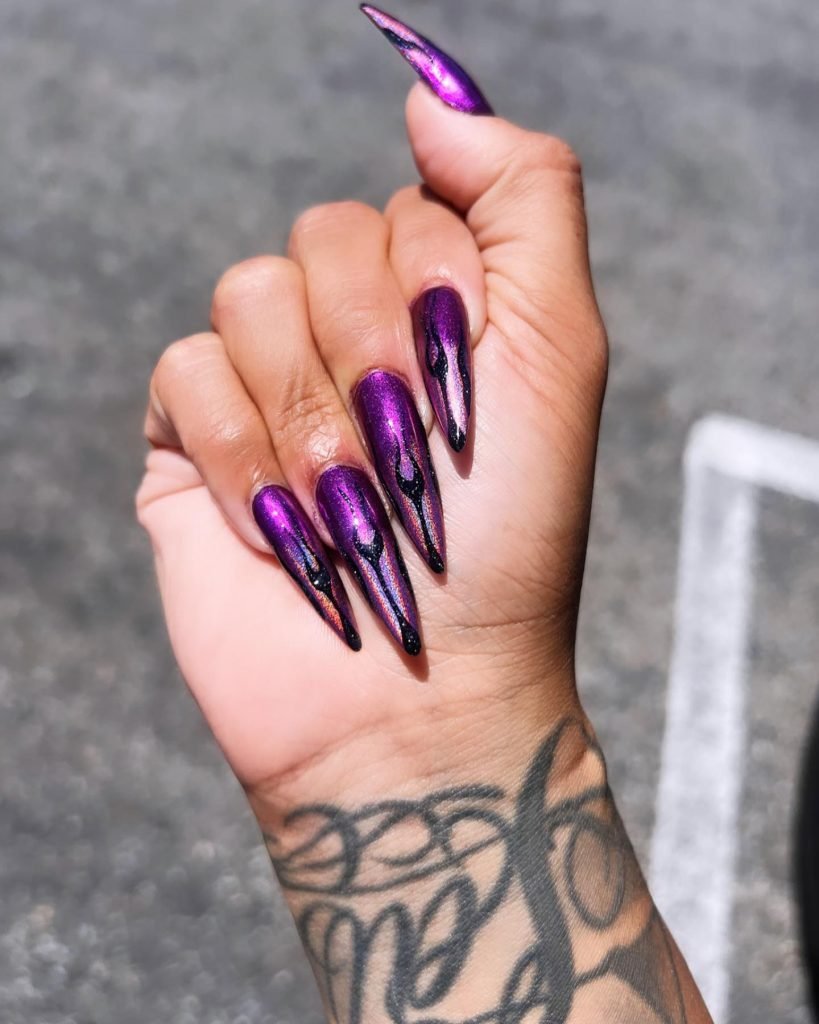 00012 Black and Purple Nails