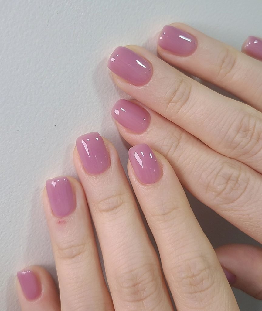 00012 Simple one color nails