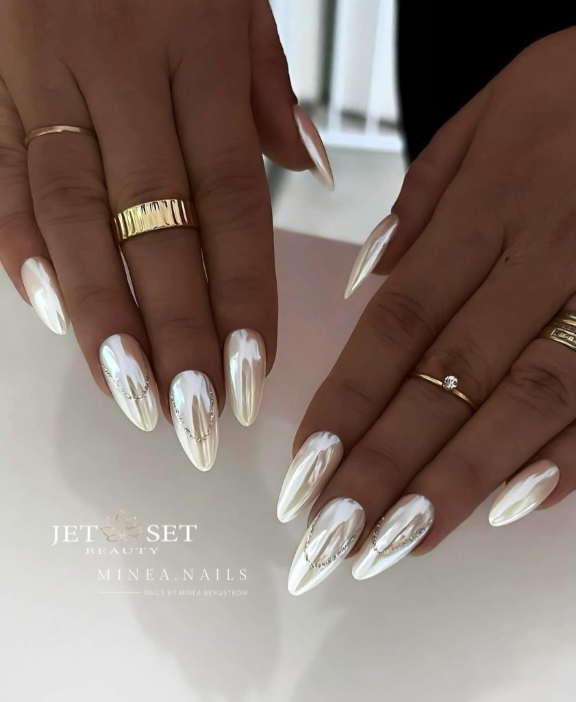 00012 White Chorme nails