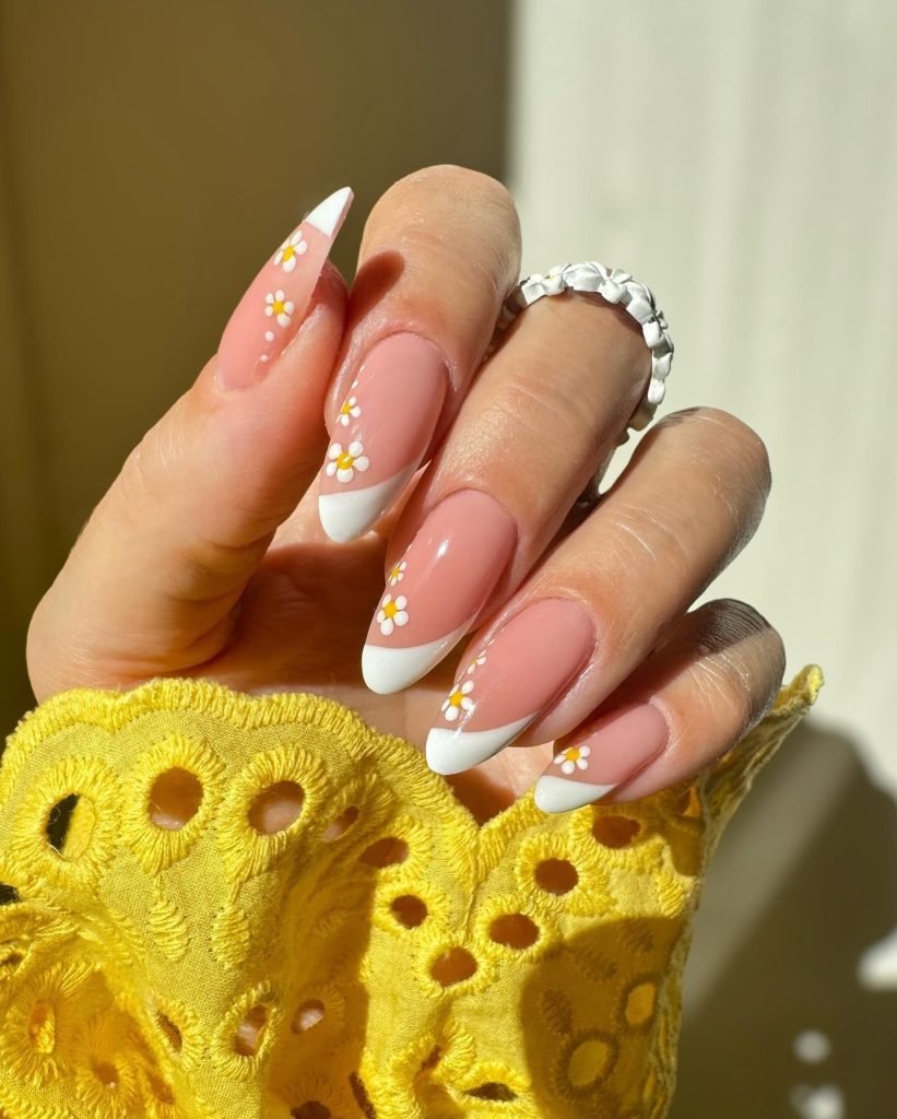 00013 French Nails with Flowers