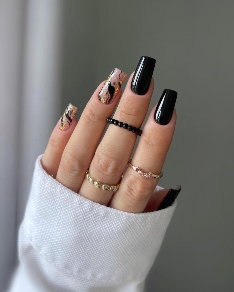 00013 Nails for black dress