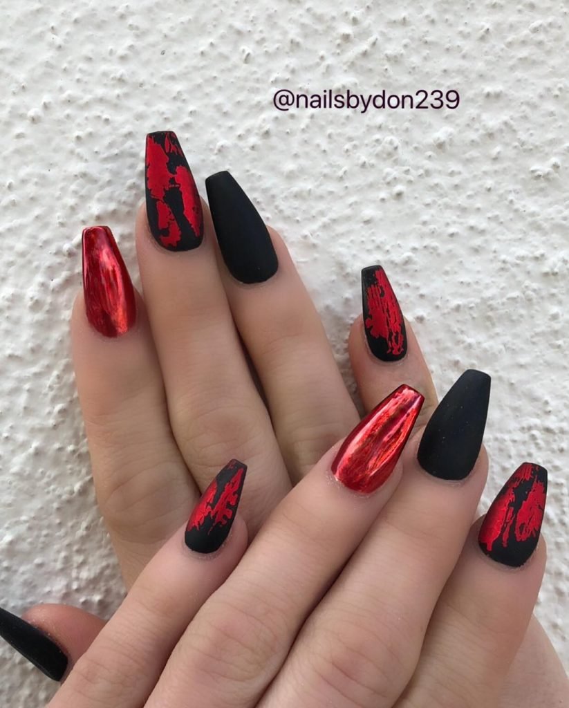00014 Black and Red Nails