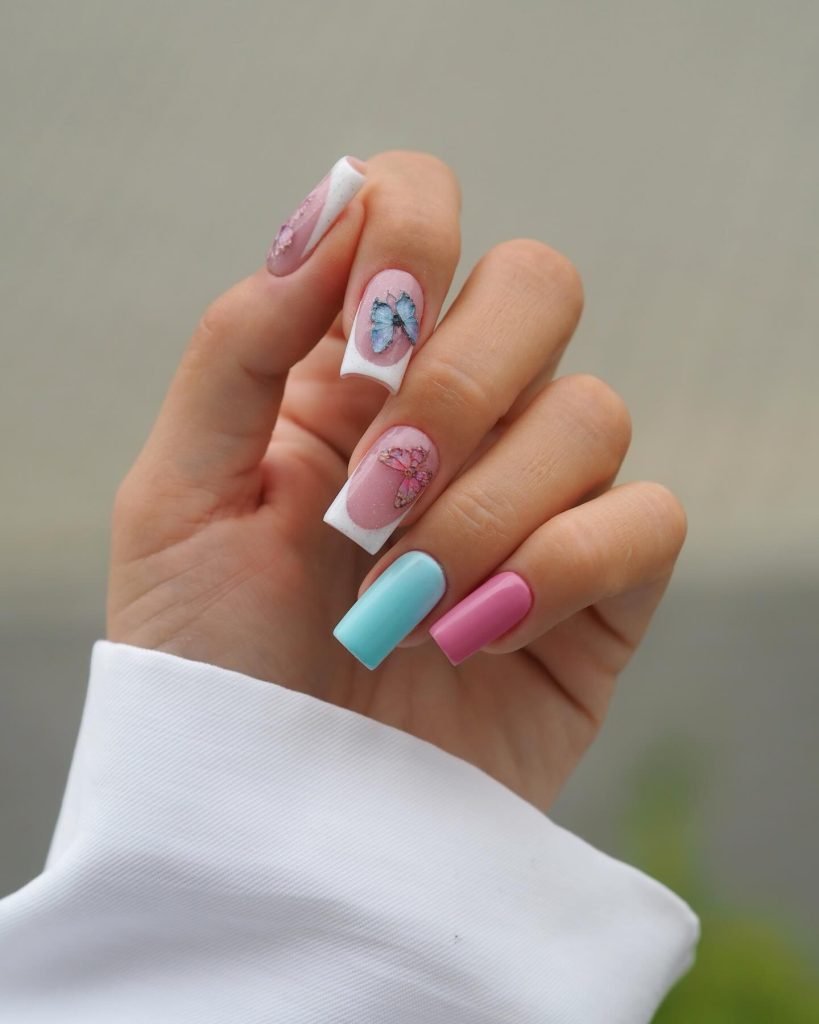 00014 Pink and Blue Nails