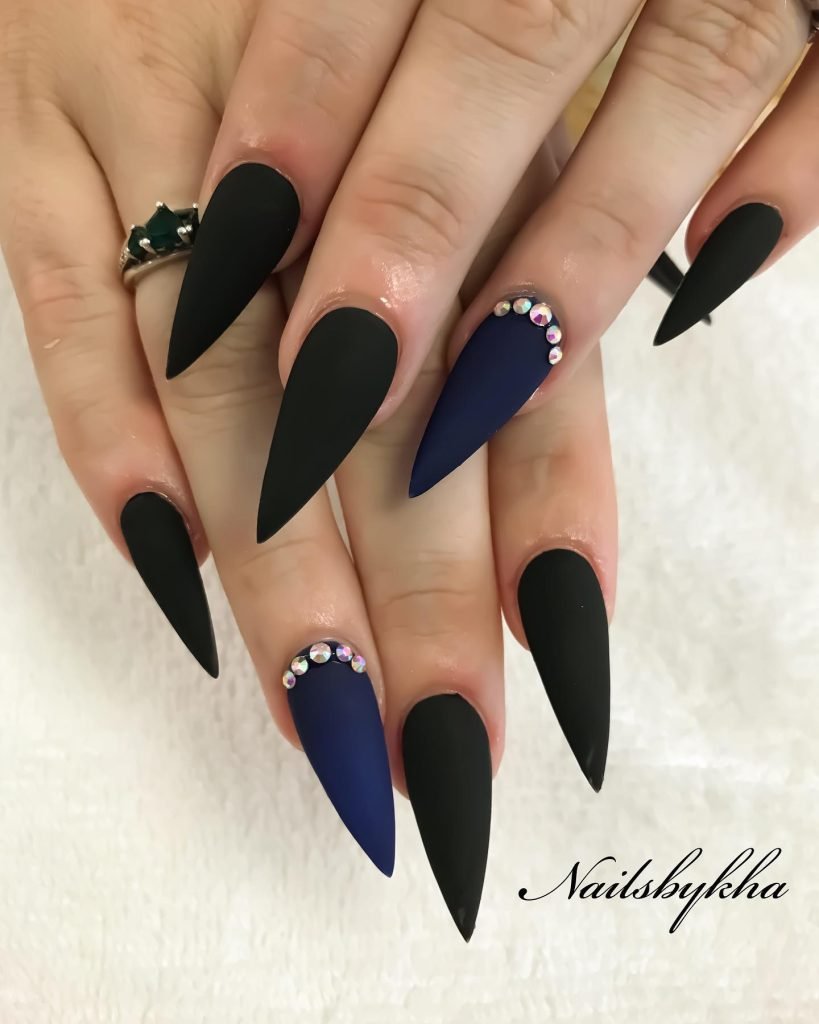 00015 Black Matte Nails