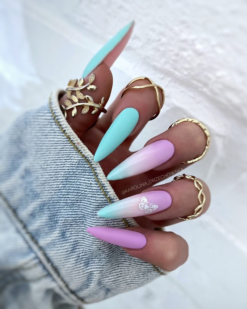 00015 Pink and Blue Nails