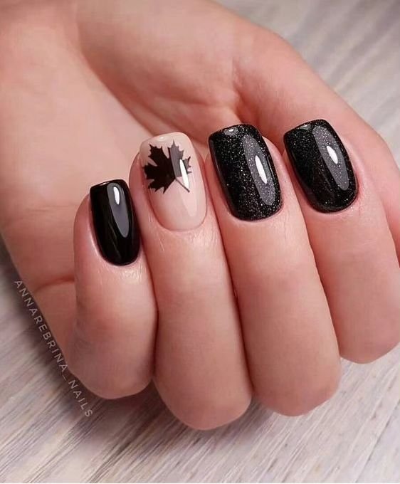 00015 Short Black Nails