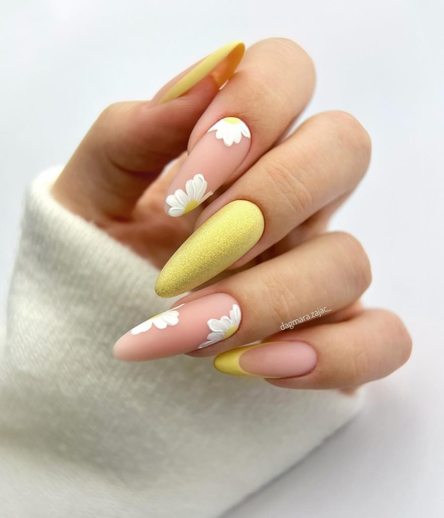 00015 Yellow Flower Nails 1