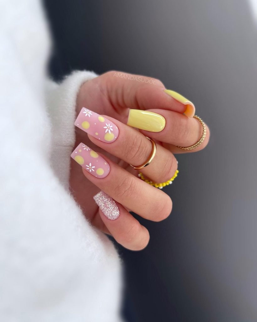 00015Yellow Nails With Flowers 1