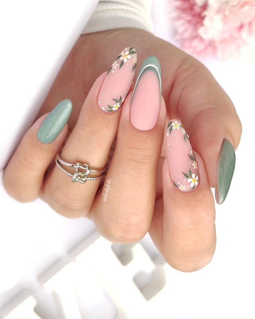 00016 French Nails with Flowers