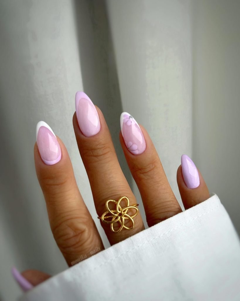 00017 French nails with flowers 2