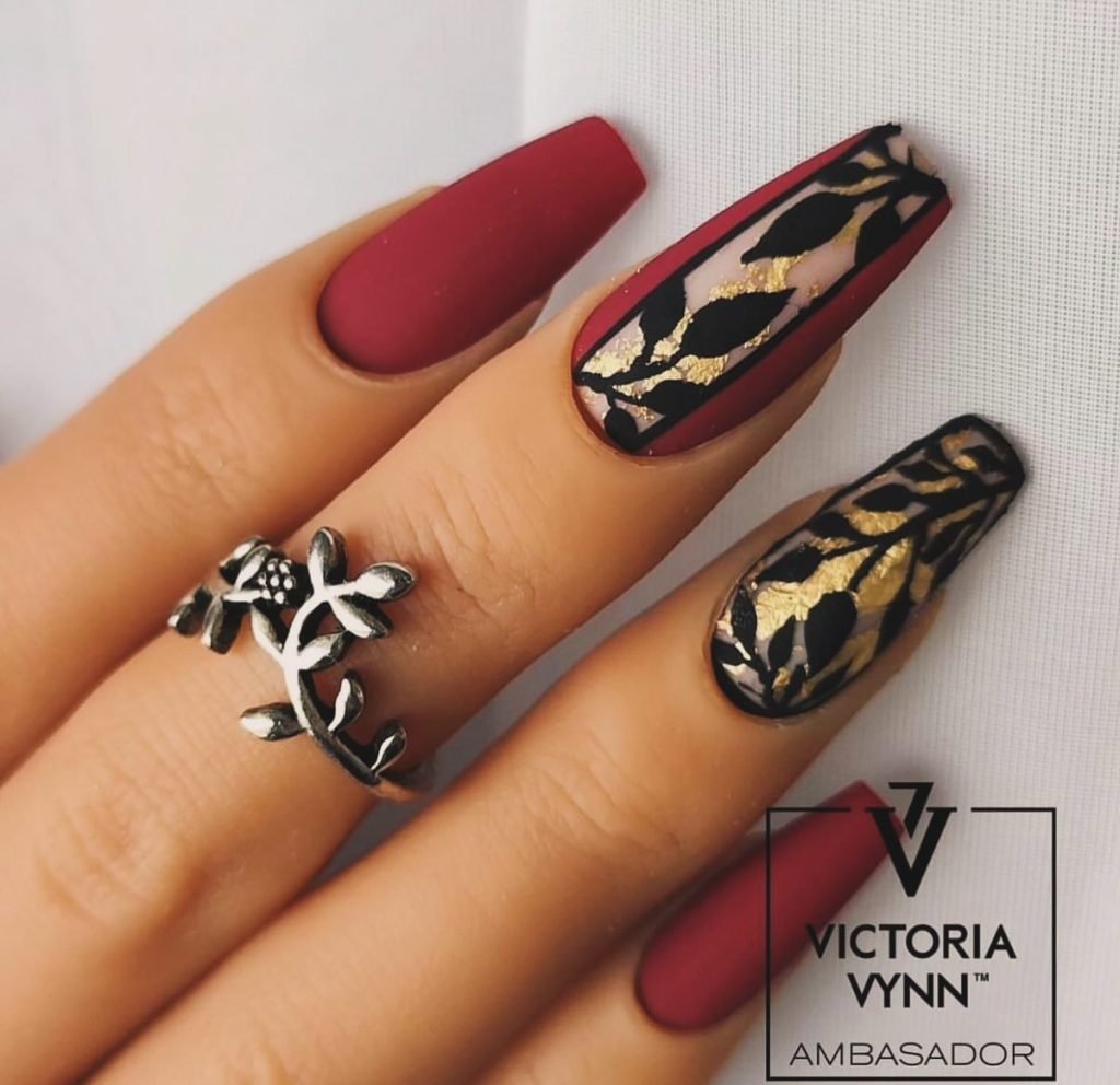 00018 Black and Red Nails