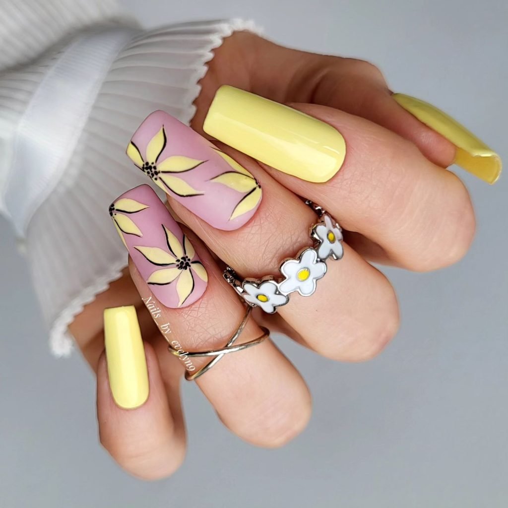 00018Yellow Nails With Flowers