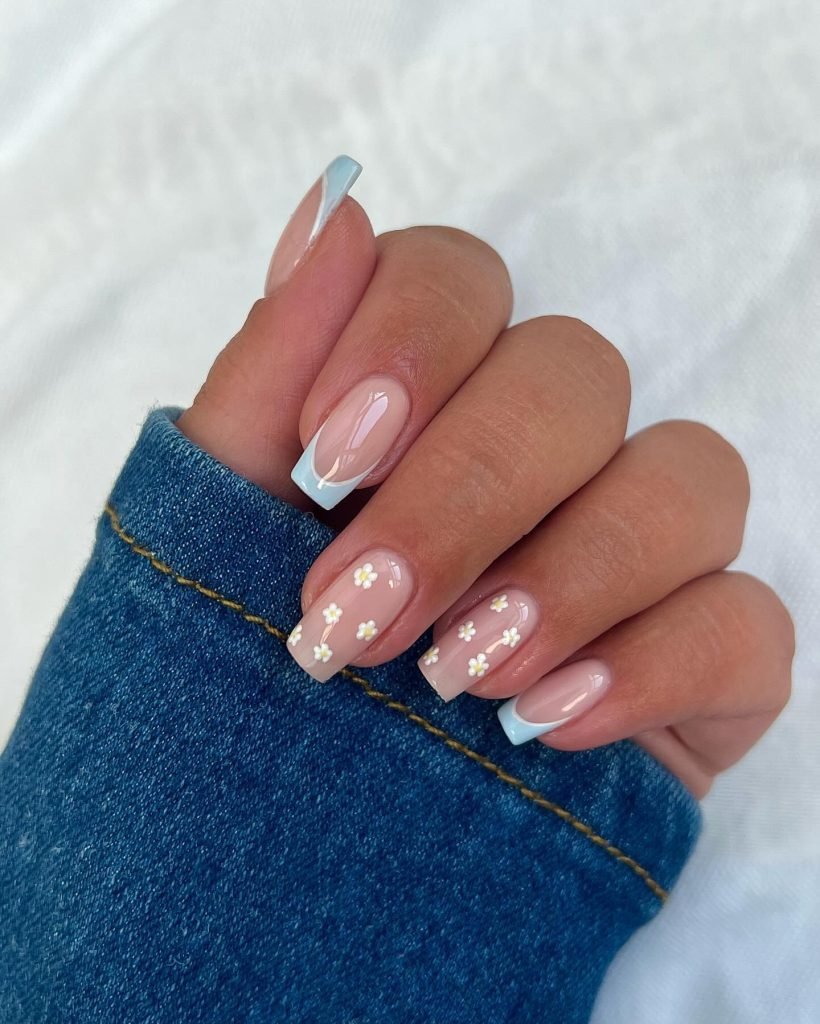 1 00004 French nails with flowers 2