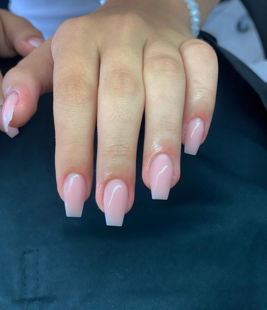 00002 Minimalist Short Nails