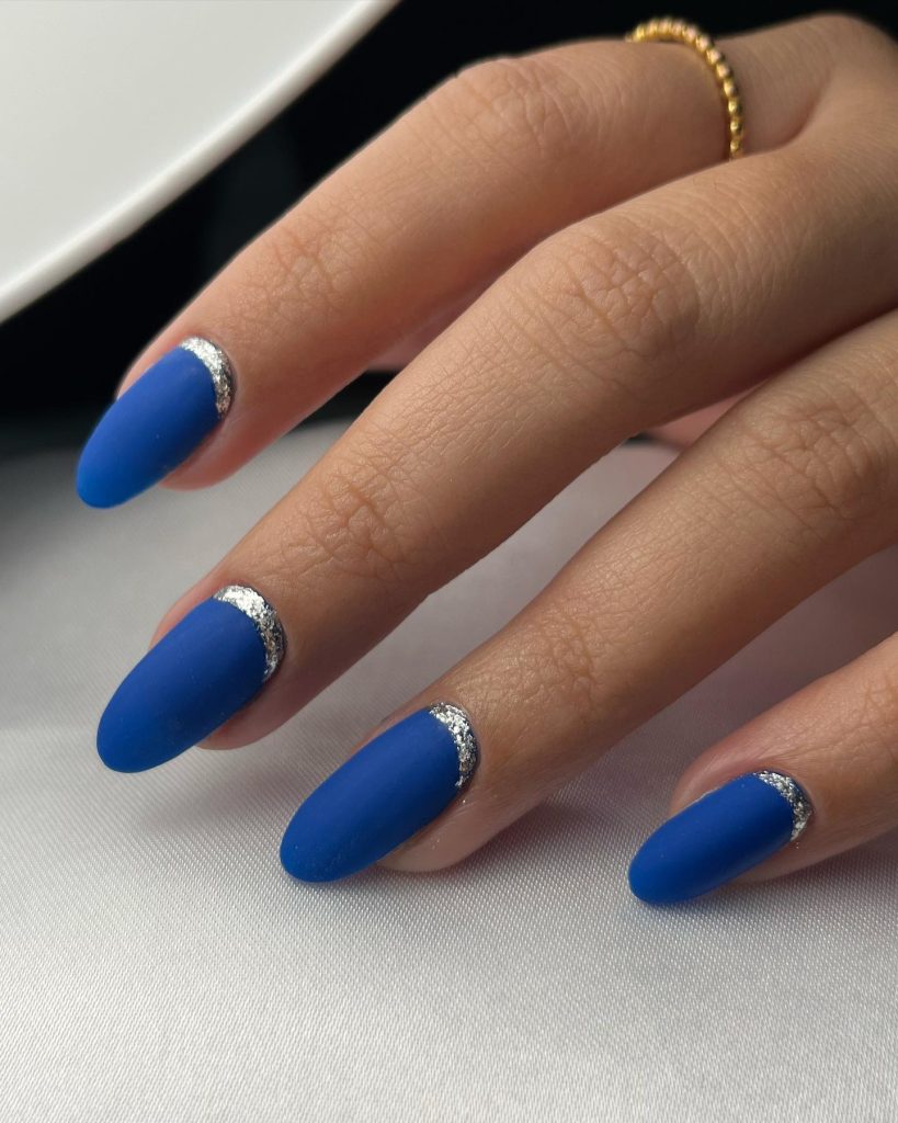 00003 Almond Blue Nails