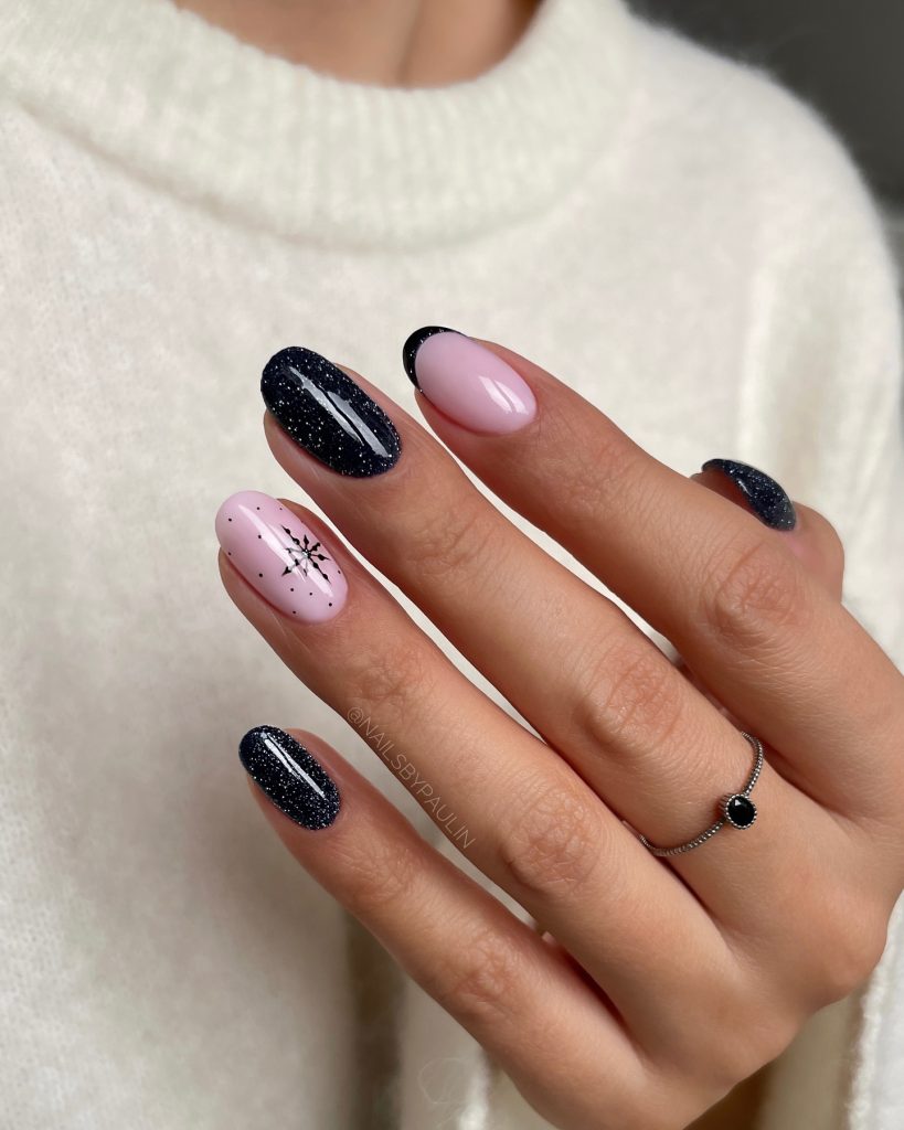 00003 Short Christmas Nails 2