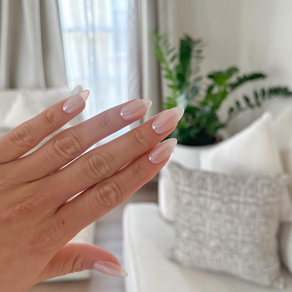 00005 Classy Natural Nails