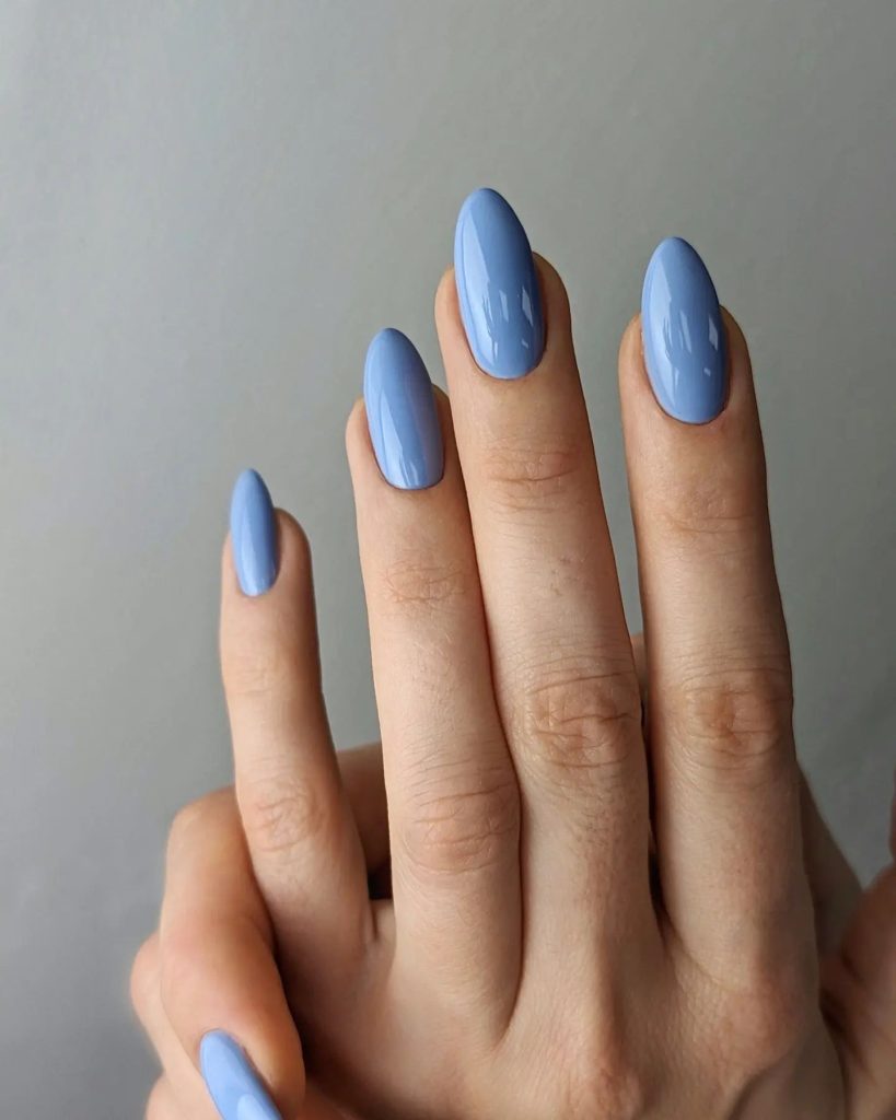 00006 Almond Blue Nails