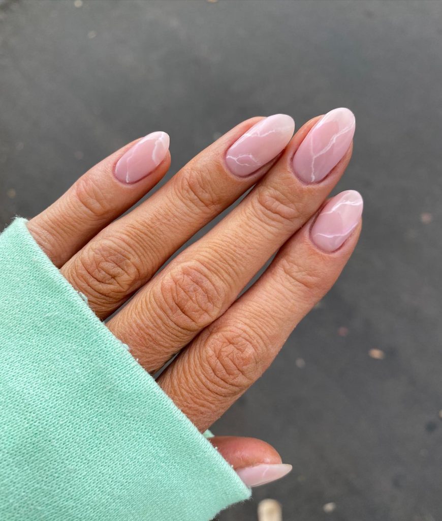 00006 Subtle nails