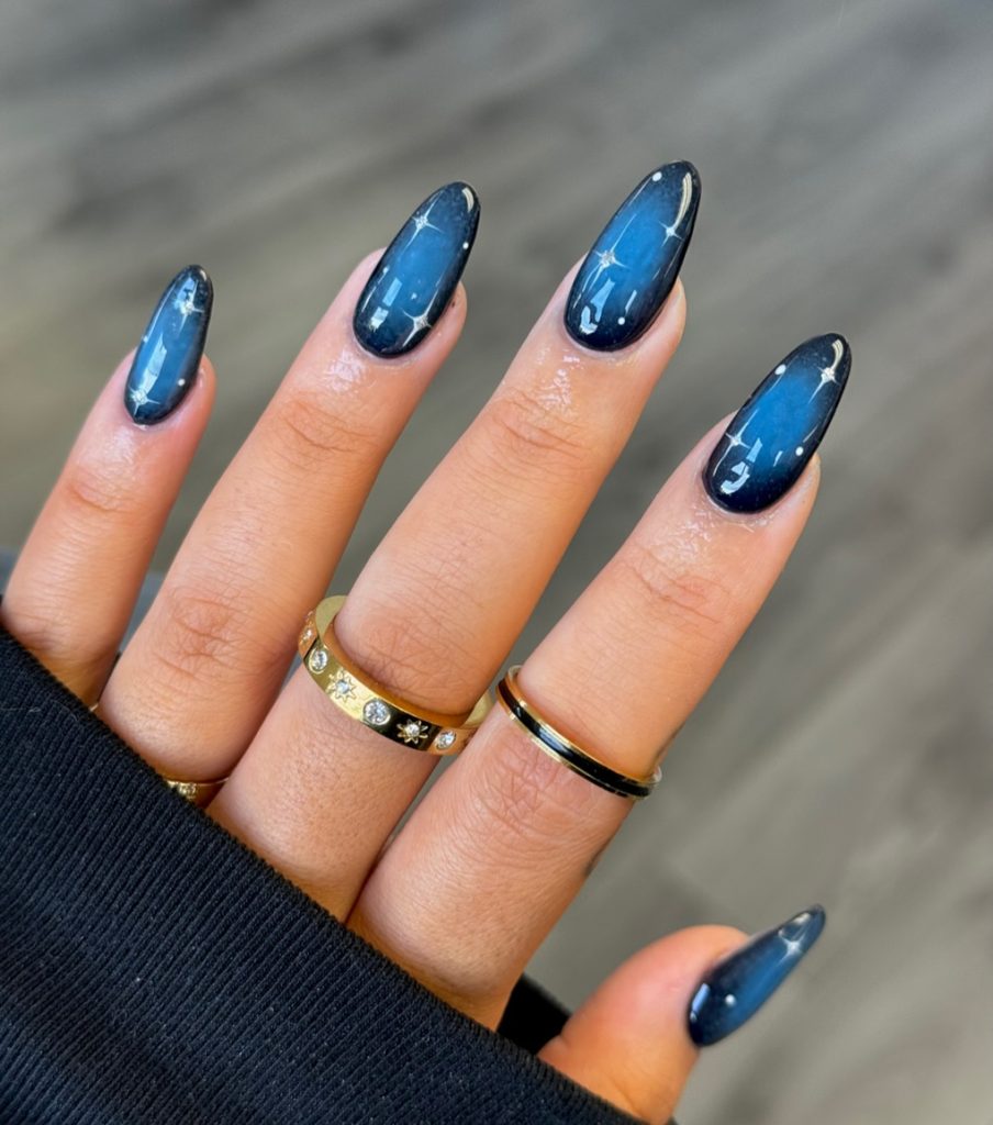 00008 Chrome Winter Nails