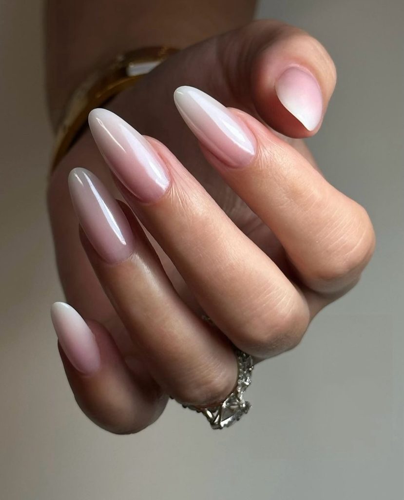 00008 Milky Chorme Nails